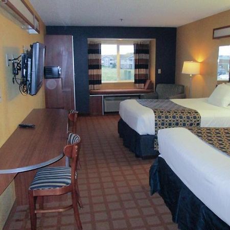Quality Inn & Suites Watertown Fort Drum Calcium Exterior photo