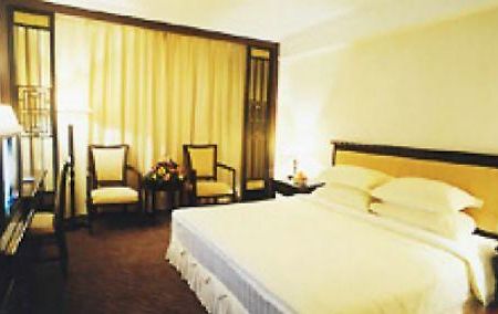 Gofar Hualian Business Hotel Beihai Room photo