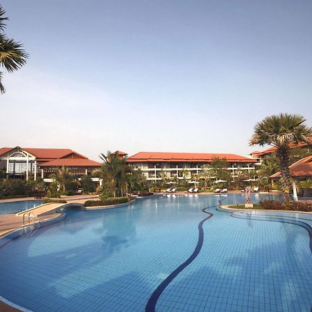 Angkor Palace Resort & Spa Siem Reap Exterior photo