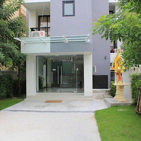 Utd Aries Hotel & Residence Bangkok Exterior photo