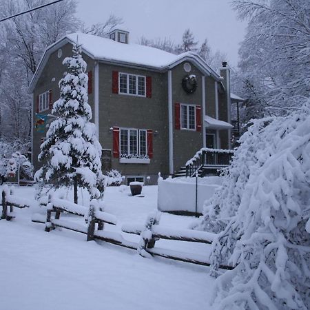 La Chaumiere De L'Anse Bed & Breakfast Mont-Tremblant Exterior photo