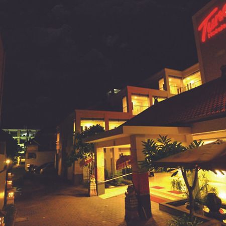 Tune Hotel: Legian, Bali Exterior photo