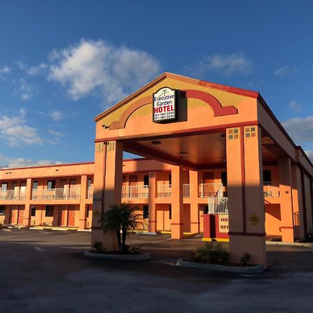 Executive Garden Titusville Hotel Exterior photo