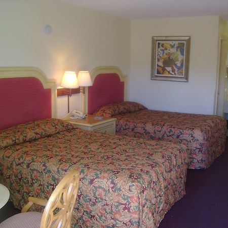 Western Motel Philadelphia Room photo