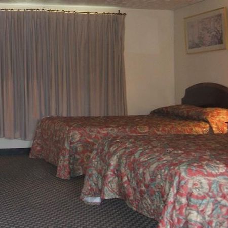 Grant Motel Auburn Room photo