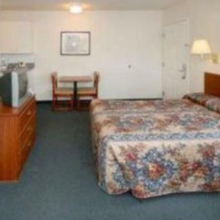 Suburban Extended Stay Hotel Atlanta North Woodstock Room photo
