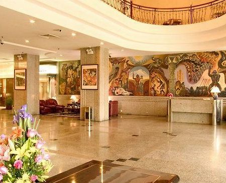 Golden Dragon Hotel Kunming Interior photo
