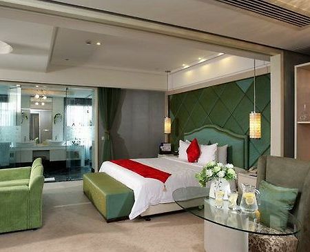 The Q Hotel Dongguan  Room photo