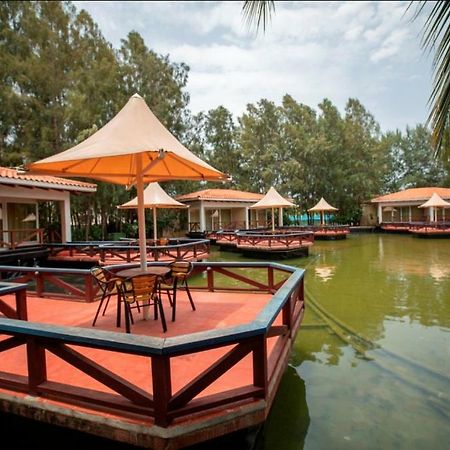 Ocean Spray Hotel Kalapettai Exterior photo