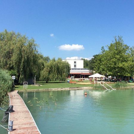 Hotel Uni Balatonfured Exterior photo