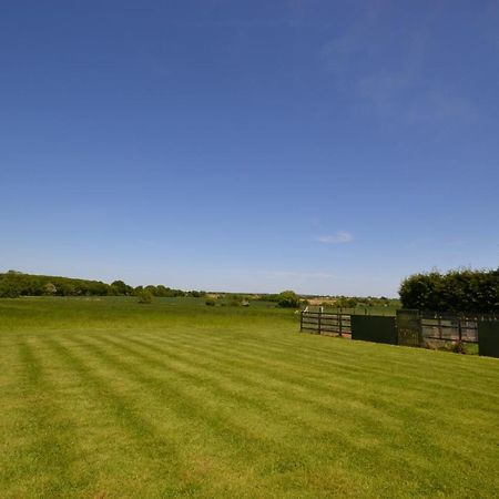 Little Bullocks Farm Bed & Breakfast Takeley Exterior photo