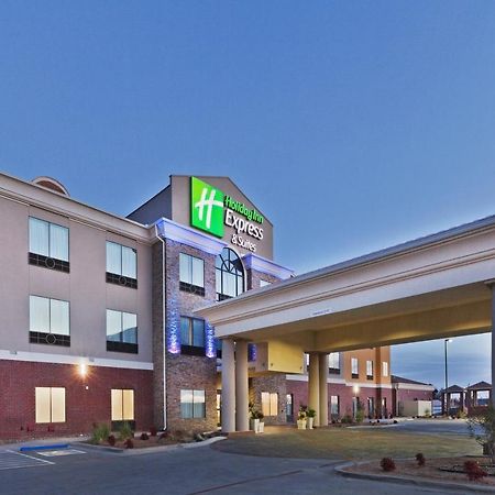 Holiday Inn Express & Suites Brownfield Exterior photo