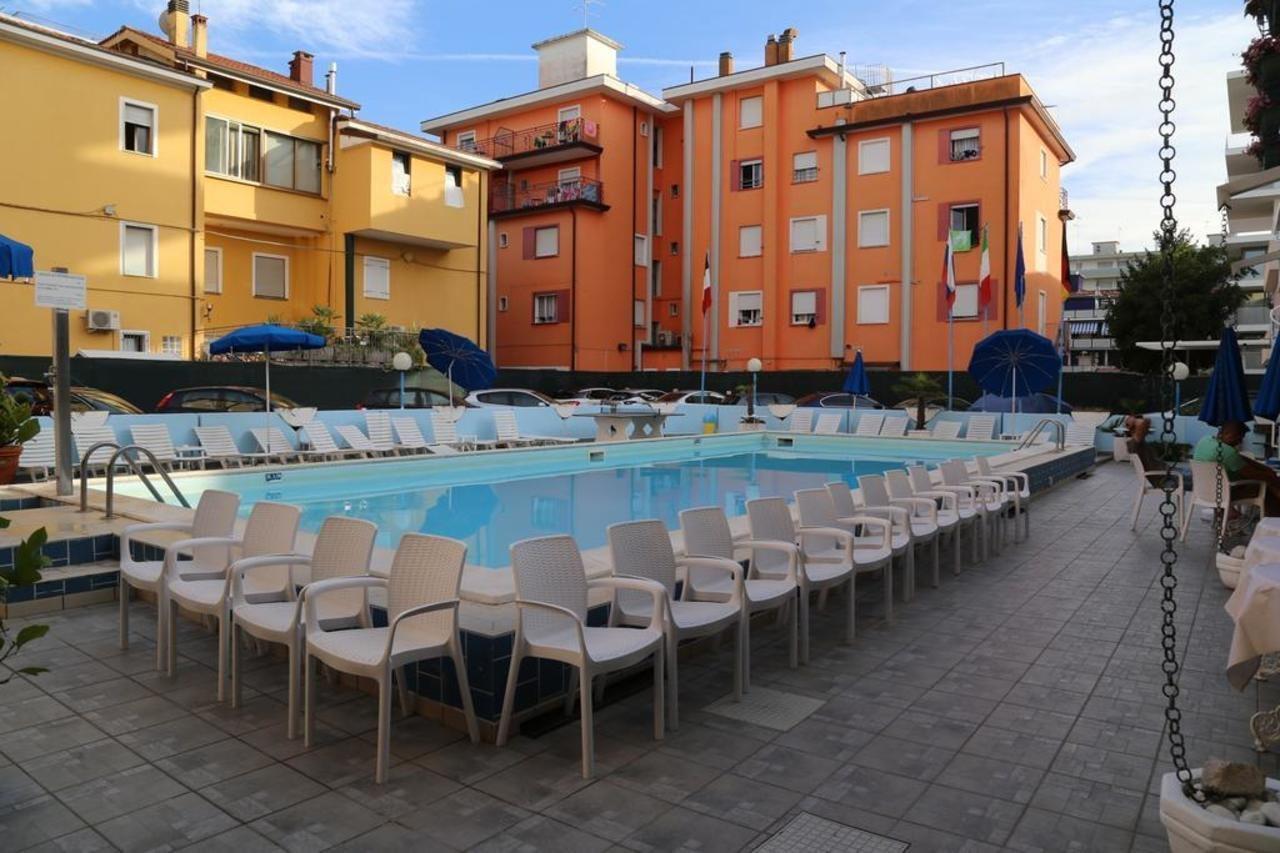 Hotel Portofino Lido di Jesolo Exterior photo