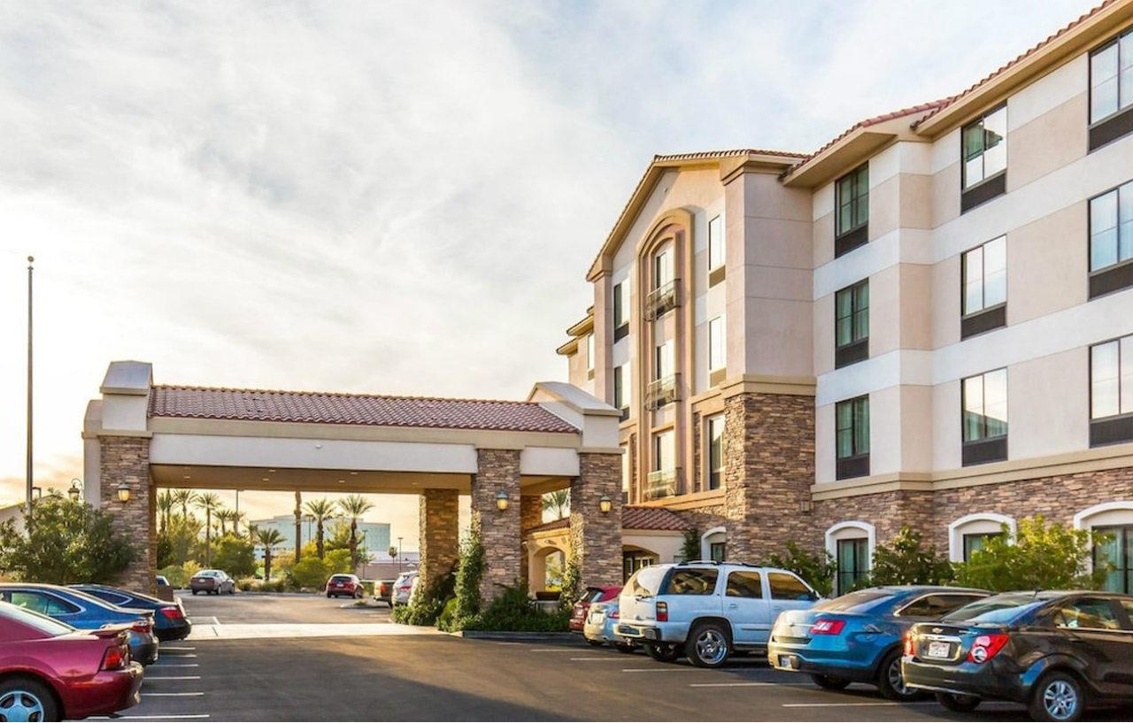 Comfort Inn & Suites Henderson - Las Vegas Exterior photo