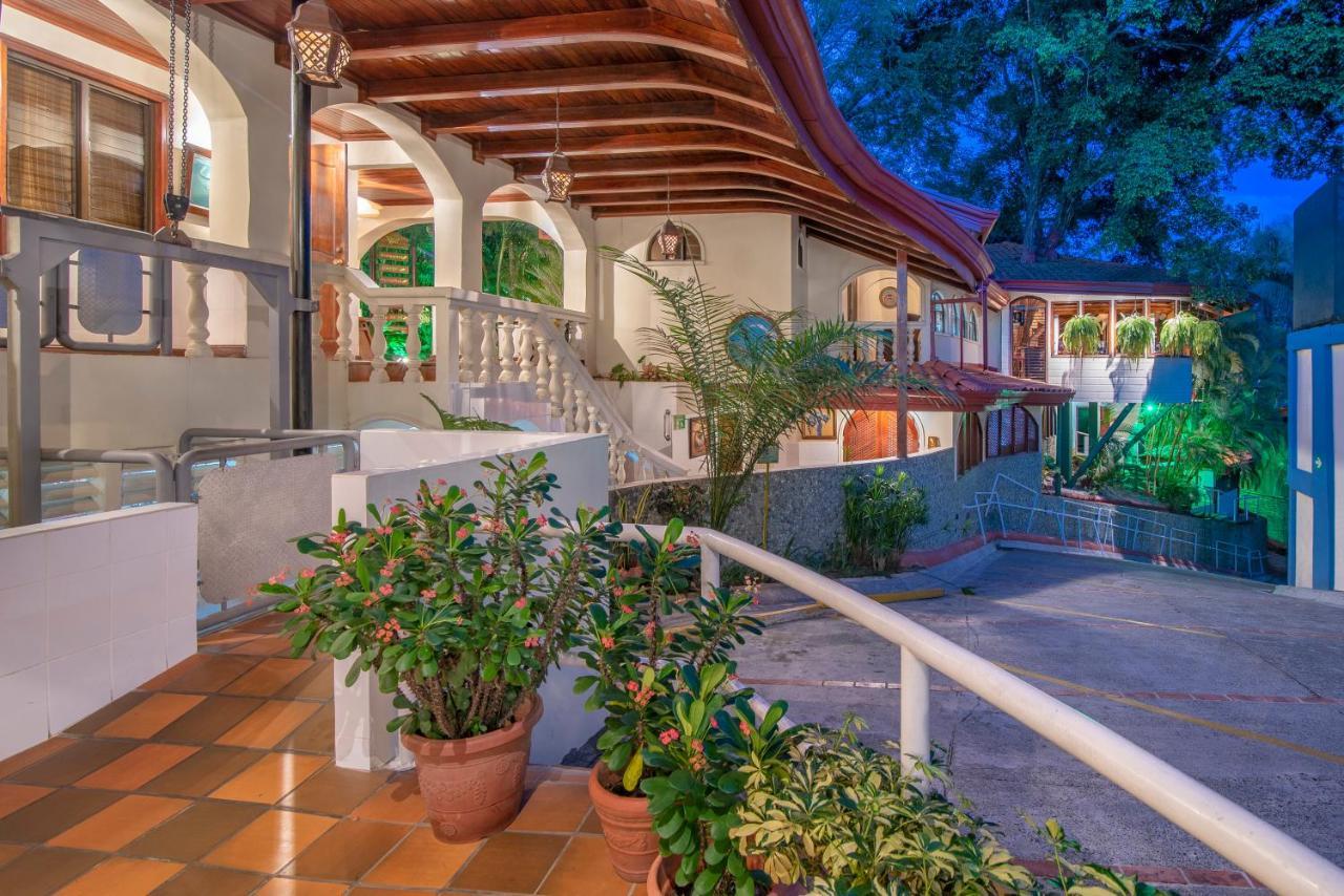 Hotel Villas Lirio Manuel Antonio Exterior photo