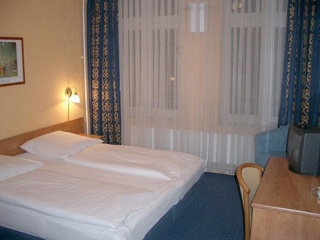 Hotel Hansehof Hamburg Room photo