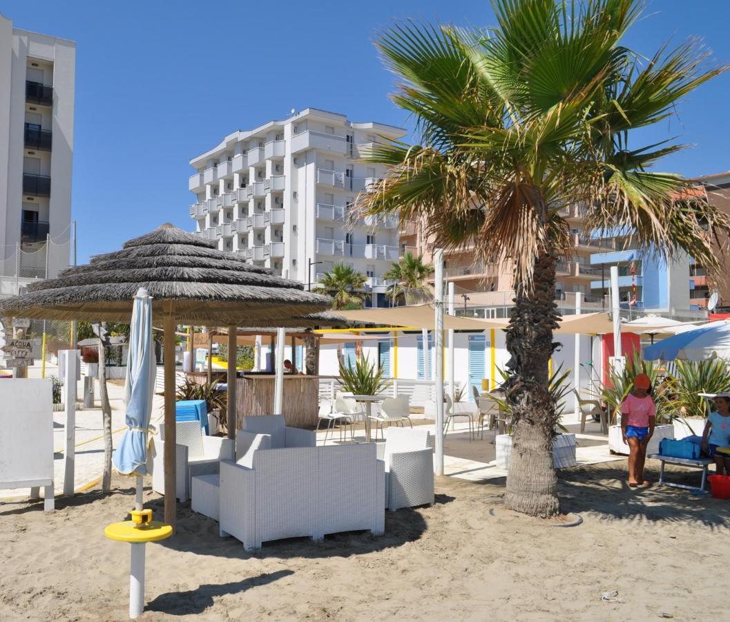 Hotel Adria Beach Rimini Exterior photo