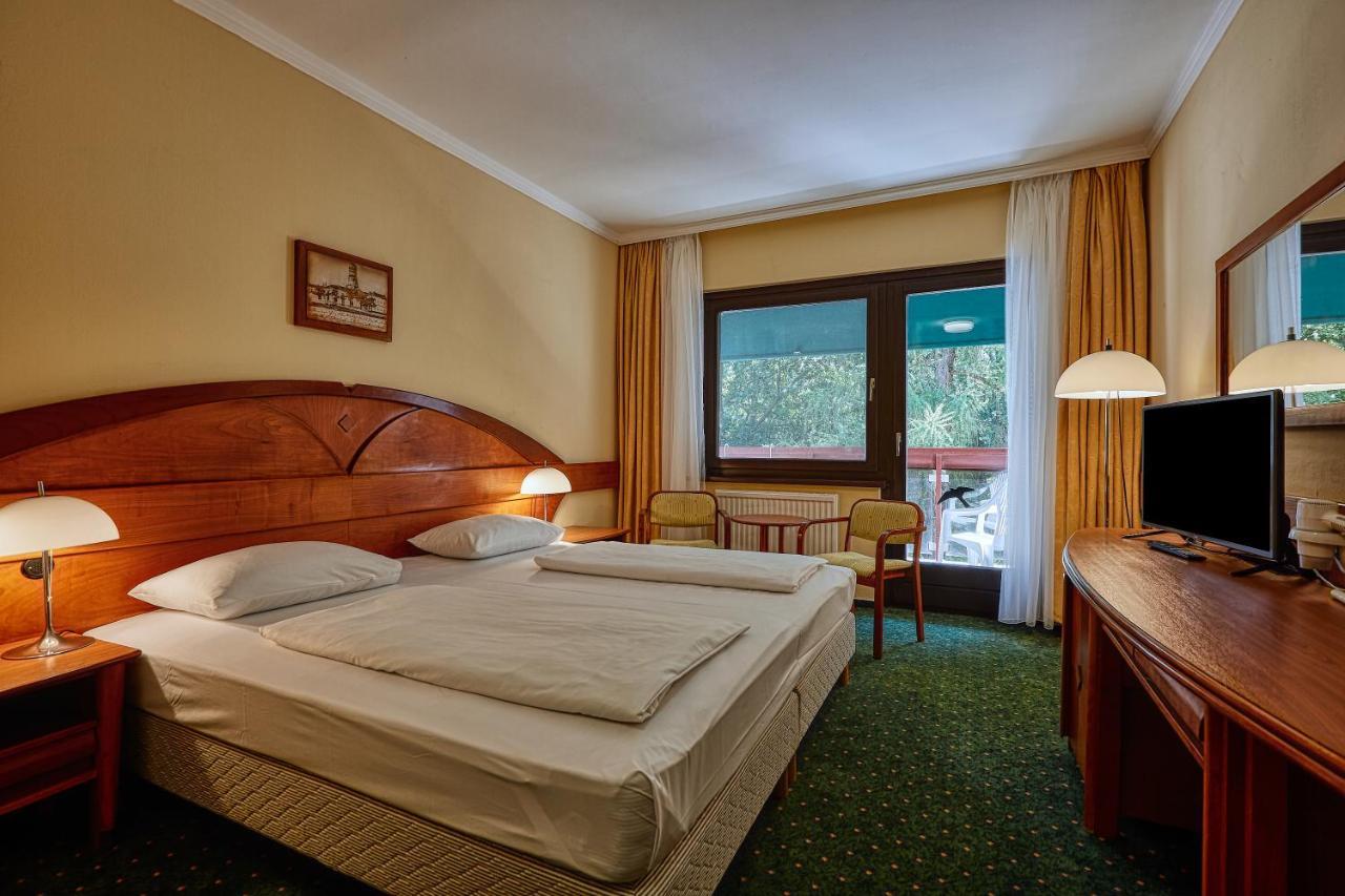 Hotel Lover Sopron Exterior photo