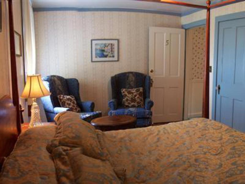 Blackberry River Inn Norfolk Room photo