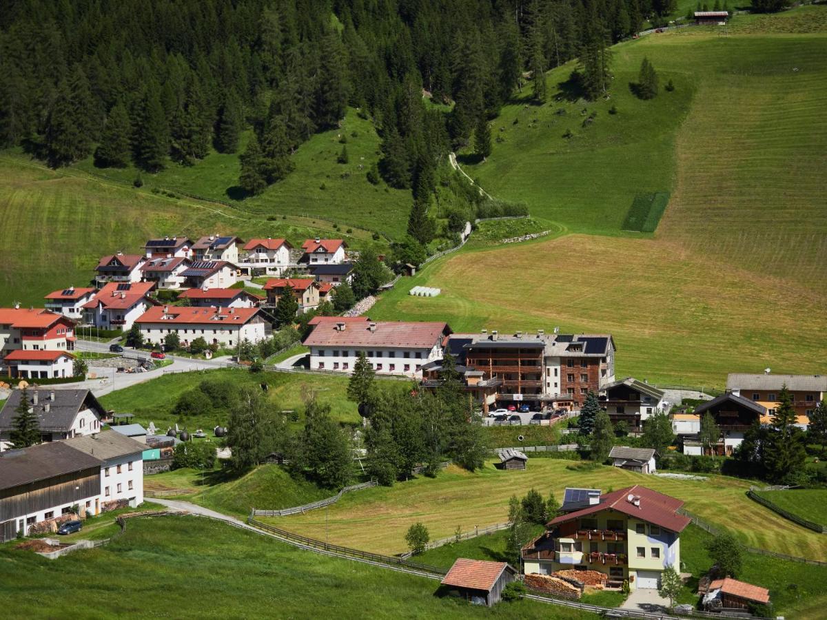 Almi'S Berghotel Obernberg am Brenner Exterior photo