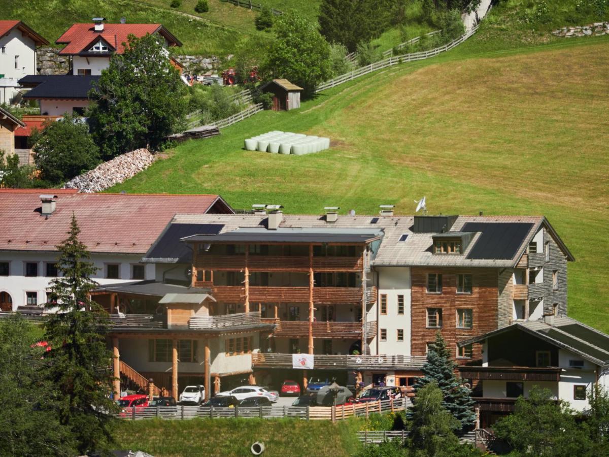 Almi'S Berghotel Obernberg am Brenner Exterior photo