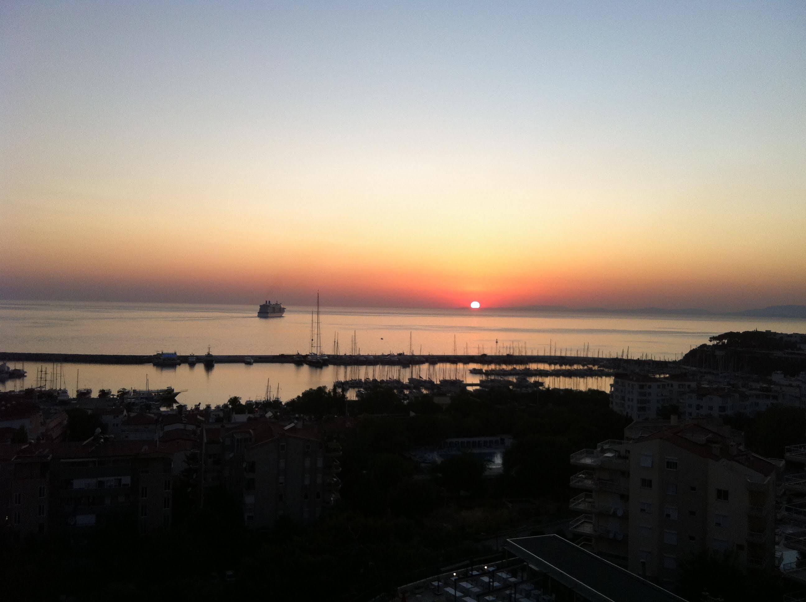 Goldenday Wings Hotel Kusadasi Exterior photo