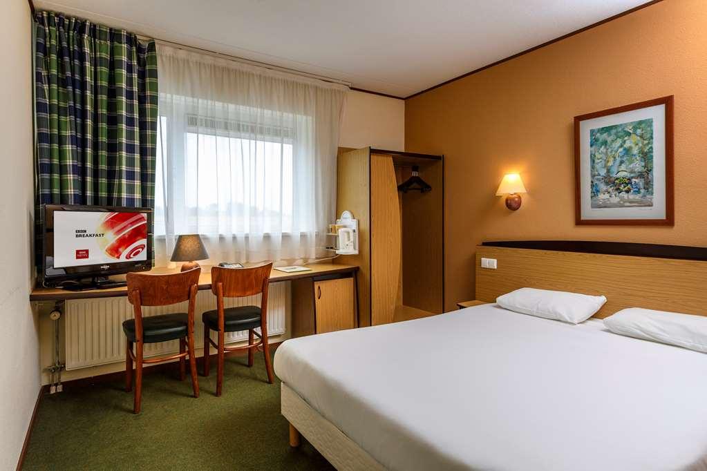 Campanile Hotel & Restaurant Brussels Vilvoorde Room photo