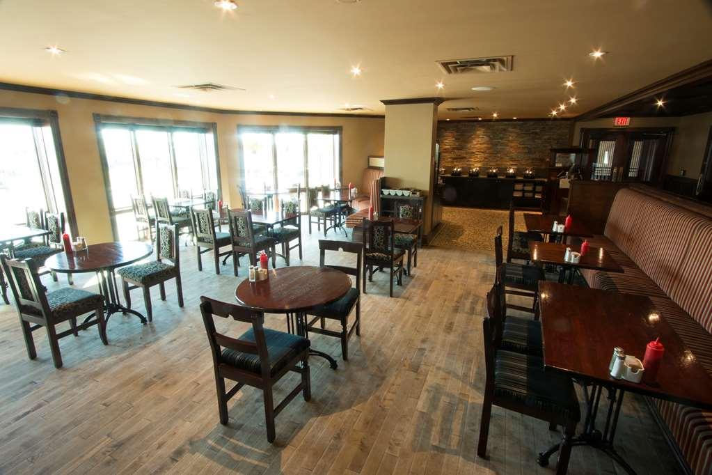 Ramada By Wyndham Northern Grand Hotel & Conference Centre Fort St. John Restaurant photo