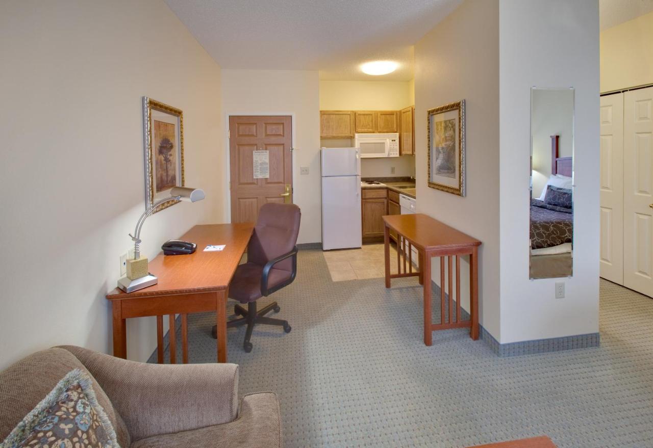 Staybridge Suites Fargo, An Ihg Hotel Room photo