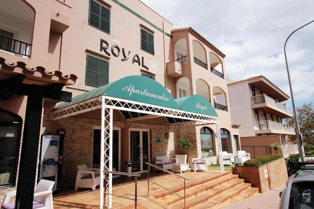 Royal Life Apartment Mahon  Exterior photo