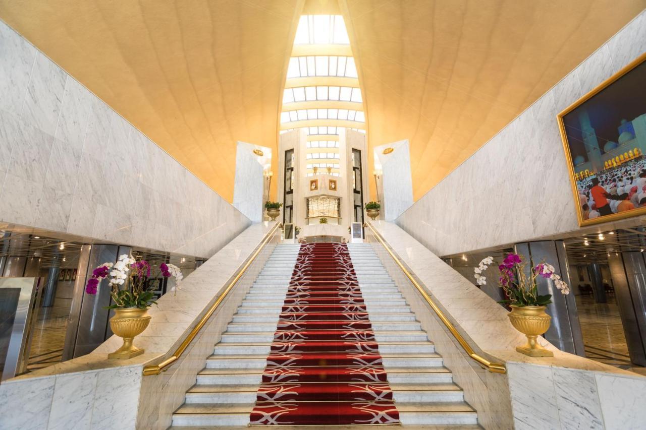 Officers Club & Hotel Abu Dhabi Exterior photo