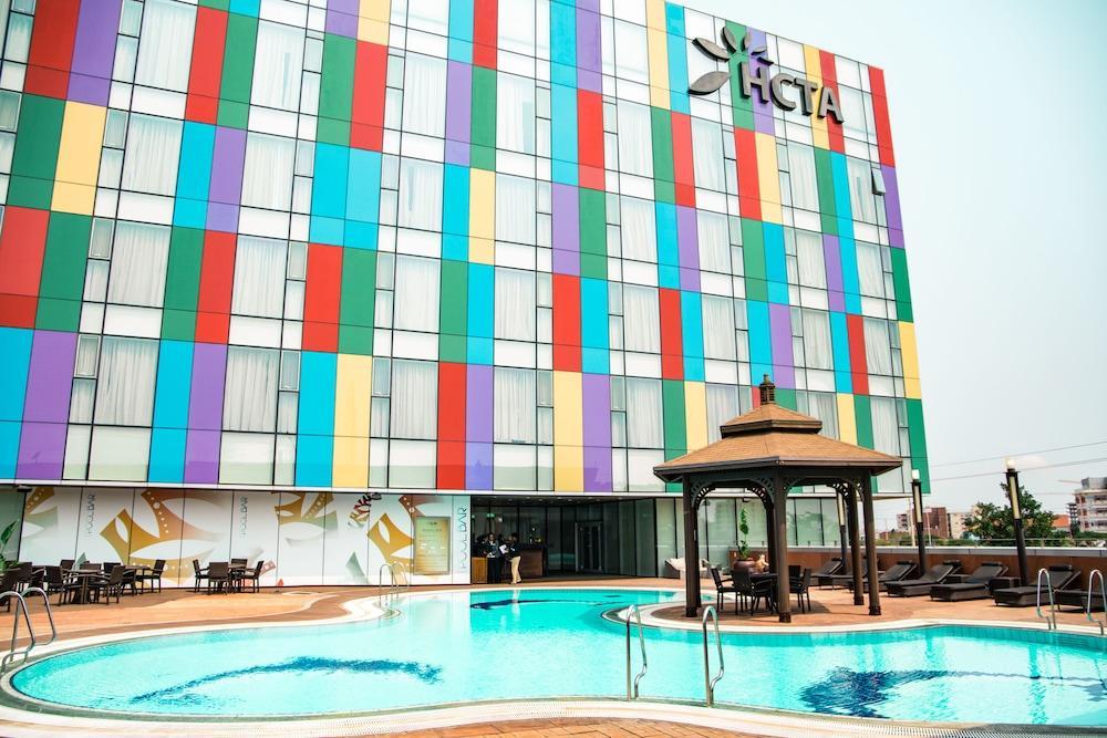 Talatona Convention Hotel Luanda Exterior photo