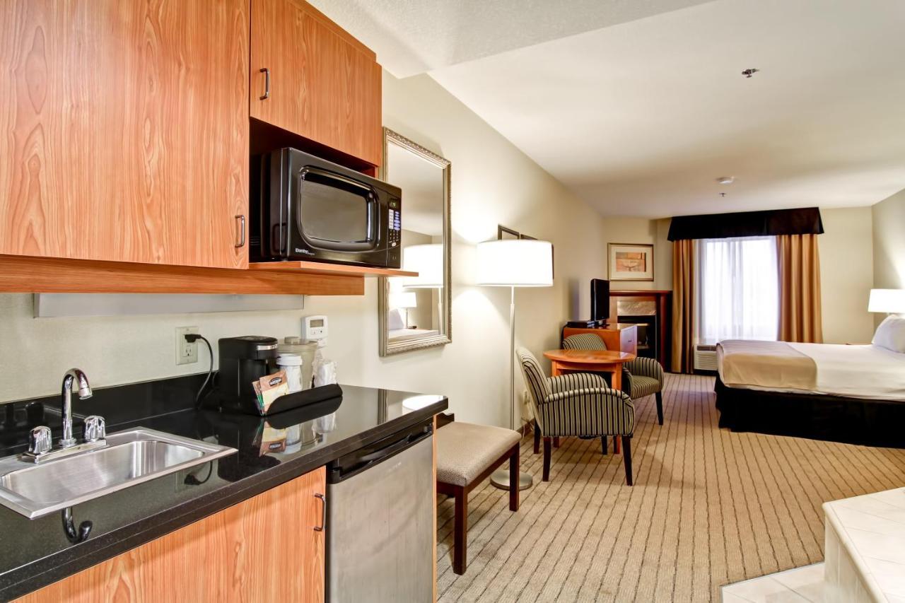 Holiday Inn Express And Suites Guelph, An Ihg Hotel Room photo
