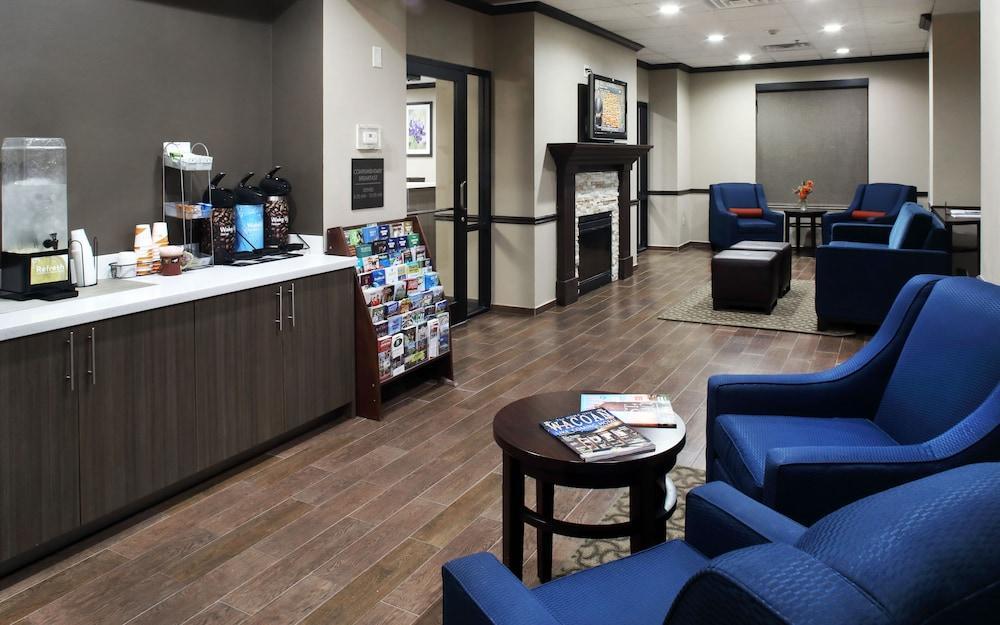 Comfort Suites Waco Near University Area Exterior photo