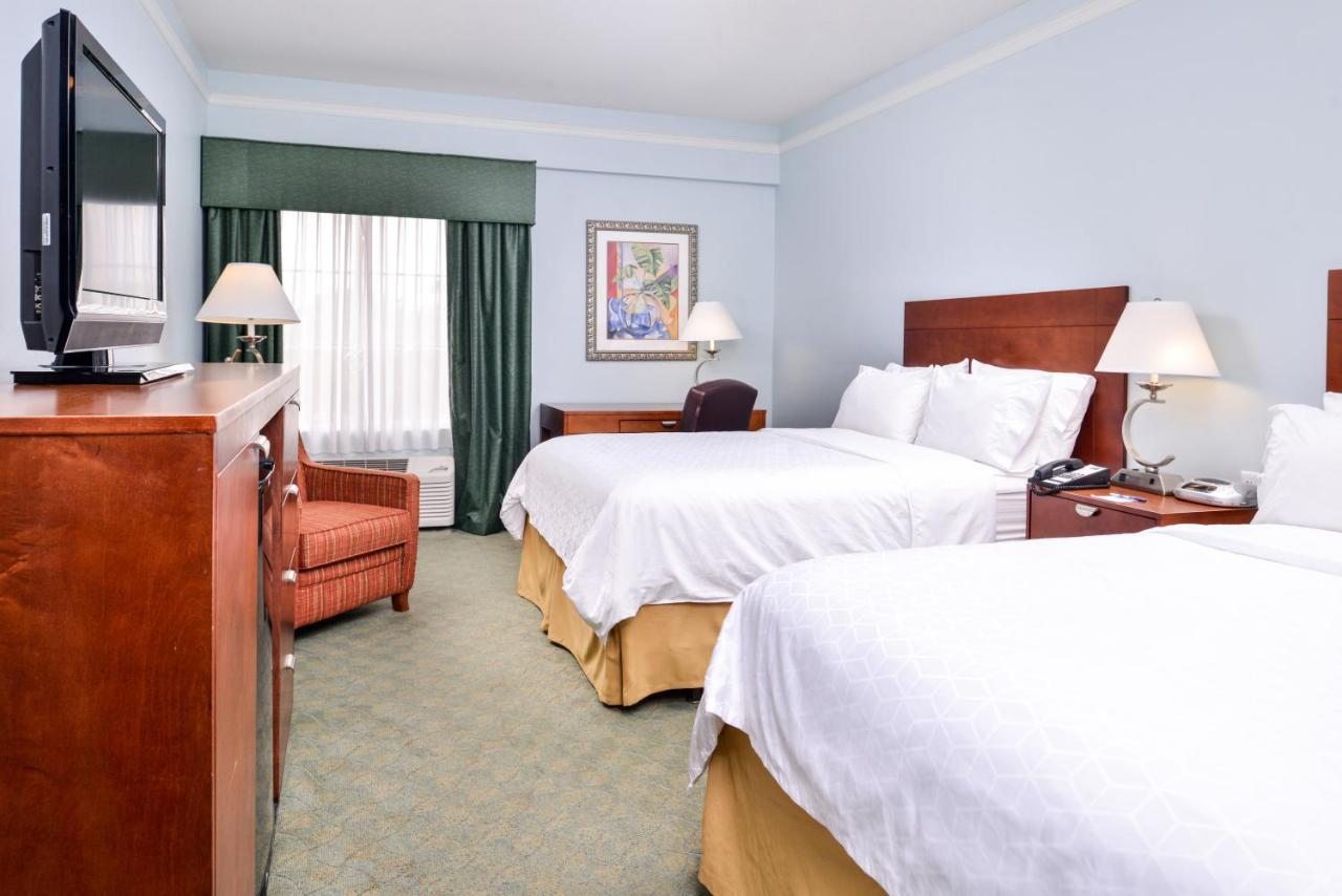 Holiday Inn Express Tampa North Telecom Park, An Ihg Hotel Room photo