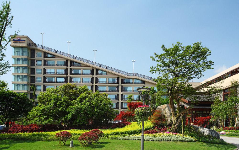 Howard Johnson Conference Resort Chengdu Dujiangyan Exterior photo