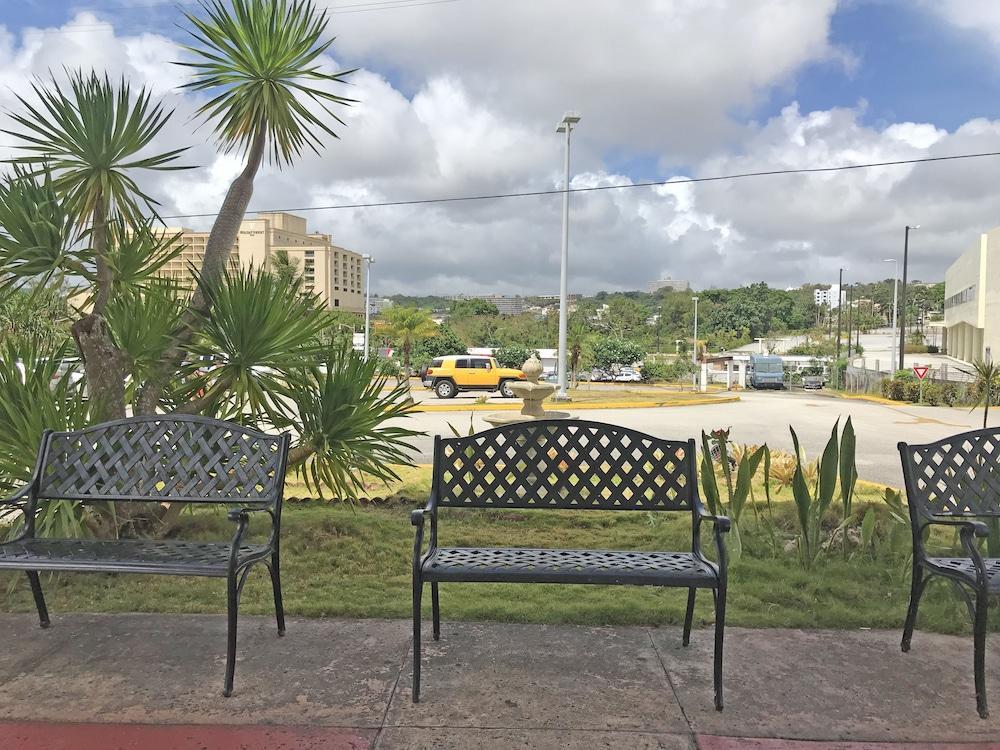 Garden Villa Hotel Tumon Exterior photo