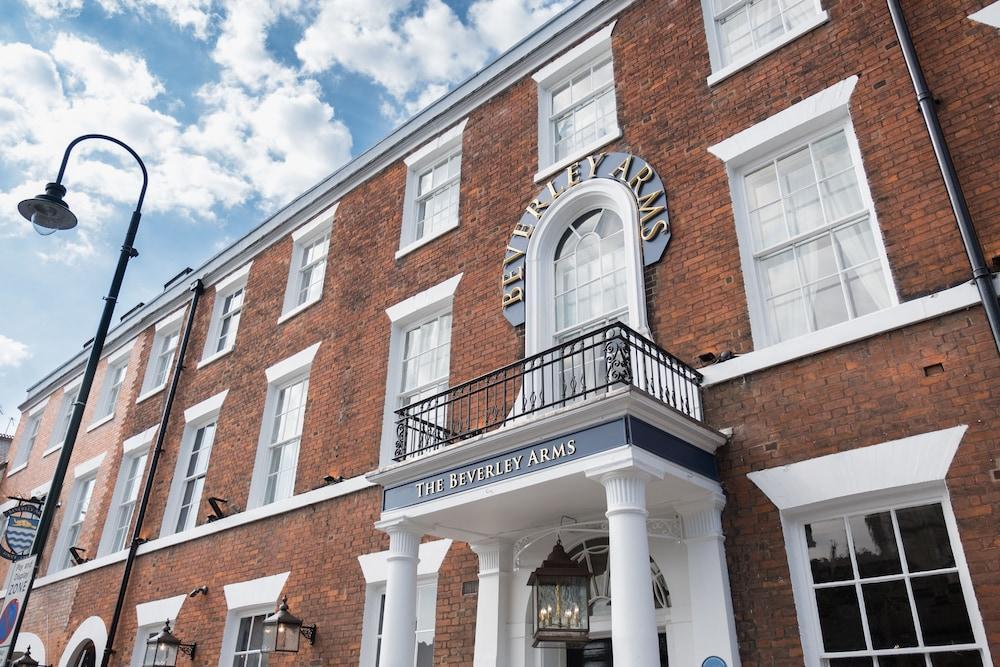 The Beverley Arms Hotel Exterior photo
