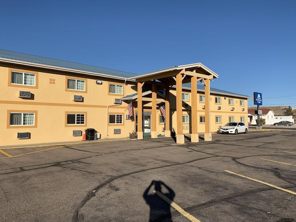 Americas Best Value Inn And Suites Sidney Exterior photo