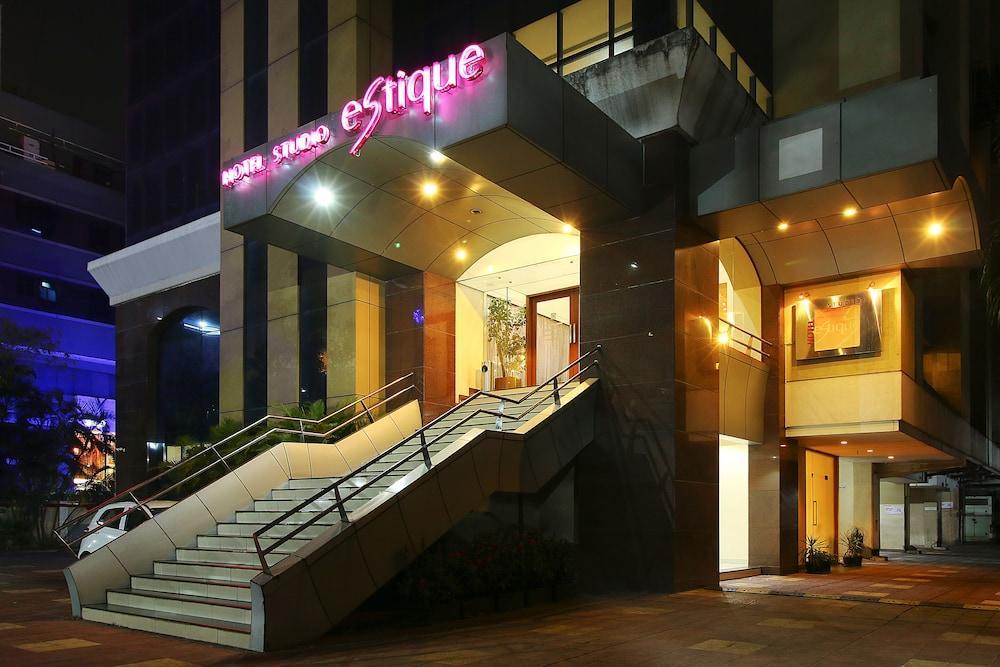 Hotel Studio Estique Pune Exterior photo