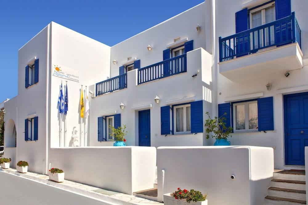 Mata'S Apartments Tinos Exterior photo