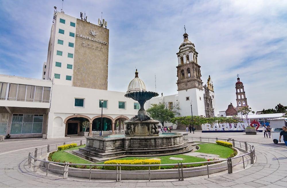 Hotel San Francisco Irapuato Business Class Exterior photo