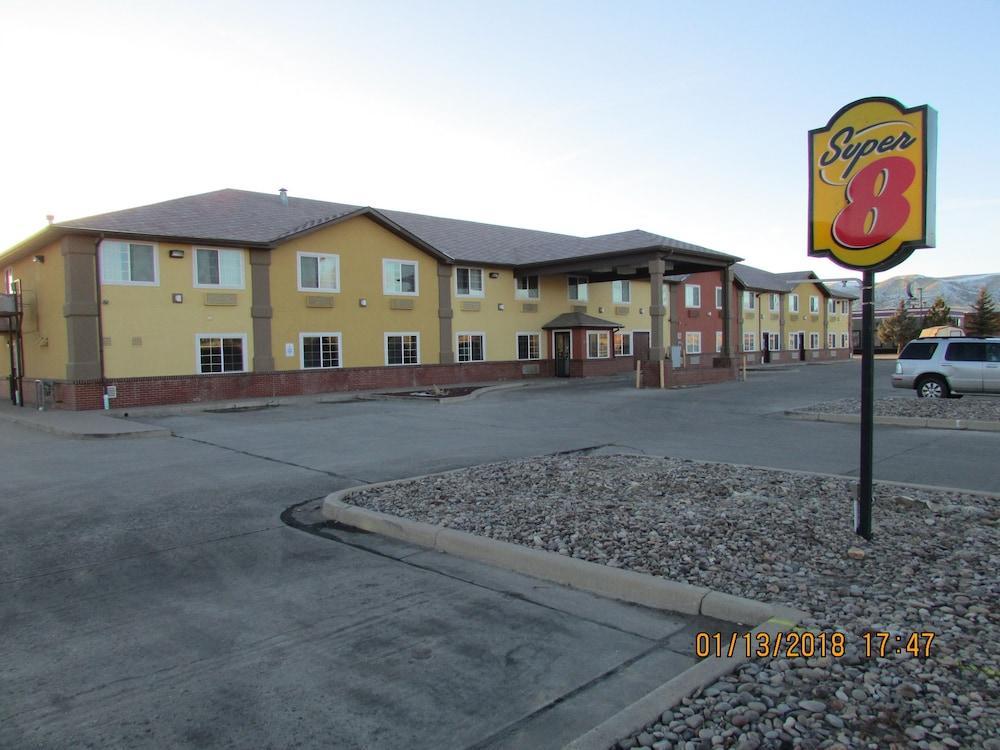 Super 8 By Wyndham Rock Springs Hotel Exterior photo