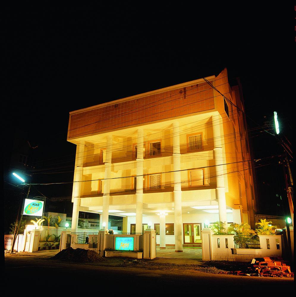 Abad Metro Hotel Kochi Exterior photo