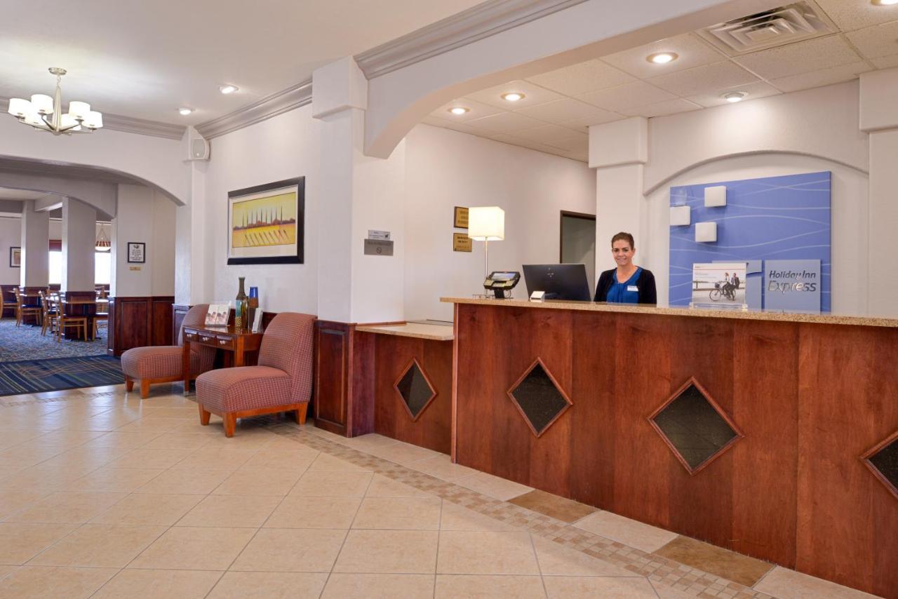 Holiday Inn Express & Suites Alamosa, An Ihg Hotel Exterior photo