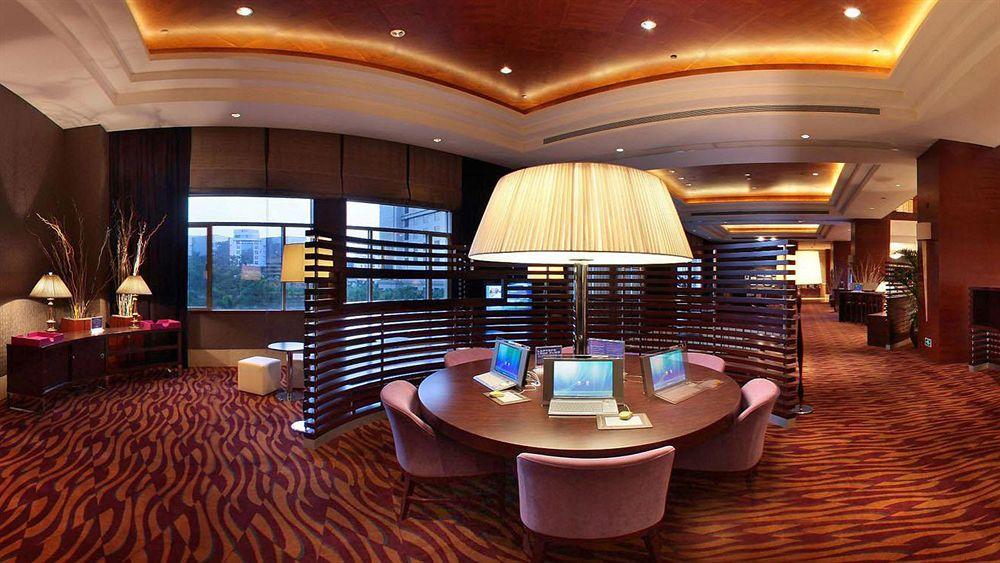 Sheraton Dongguan Hotel Exterior photo