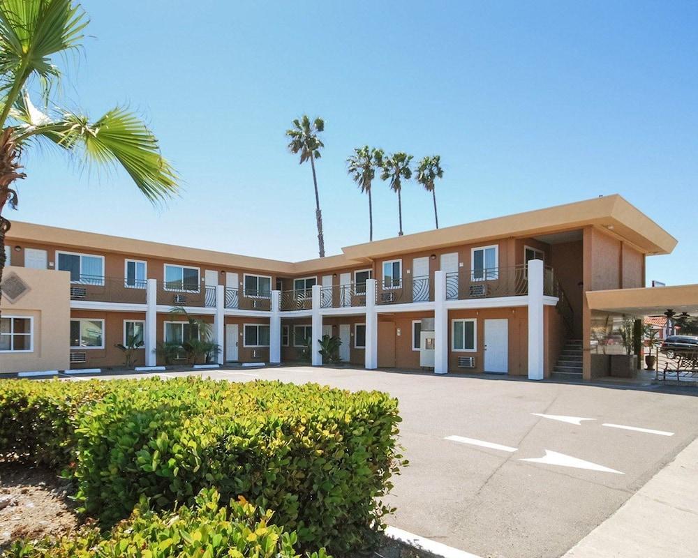 Comfort Inn San Diego Airport At The Harbor Exterior photo