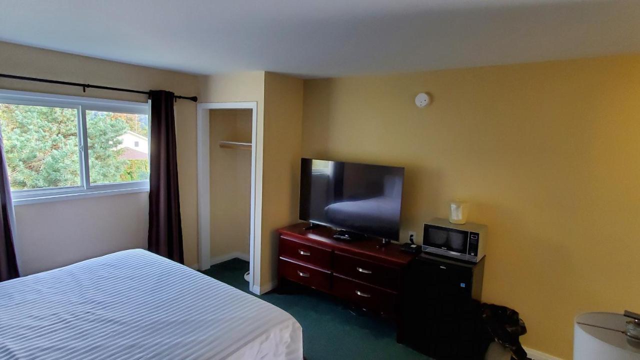 Comox Valley Inn & Suites Courtenay Exterior photo
