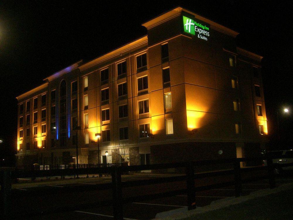 Holiday Inn Express Hotel & Suites Jackson Northeast, An Ihg Hotel Exterior photo
