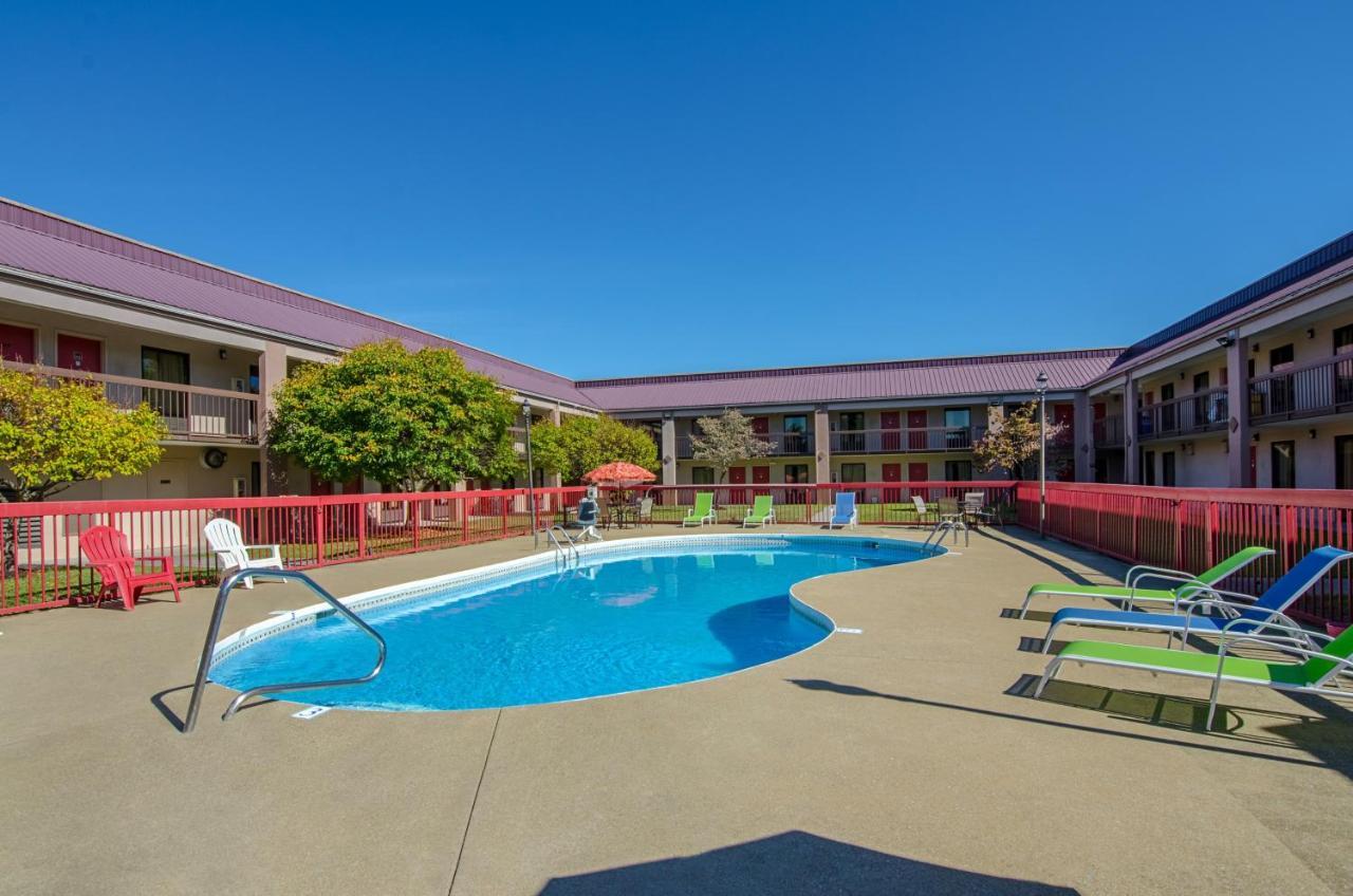 Red Roof Inn Kingsport Exterior photo